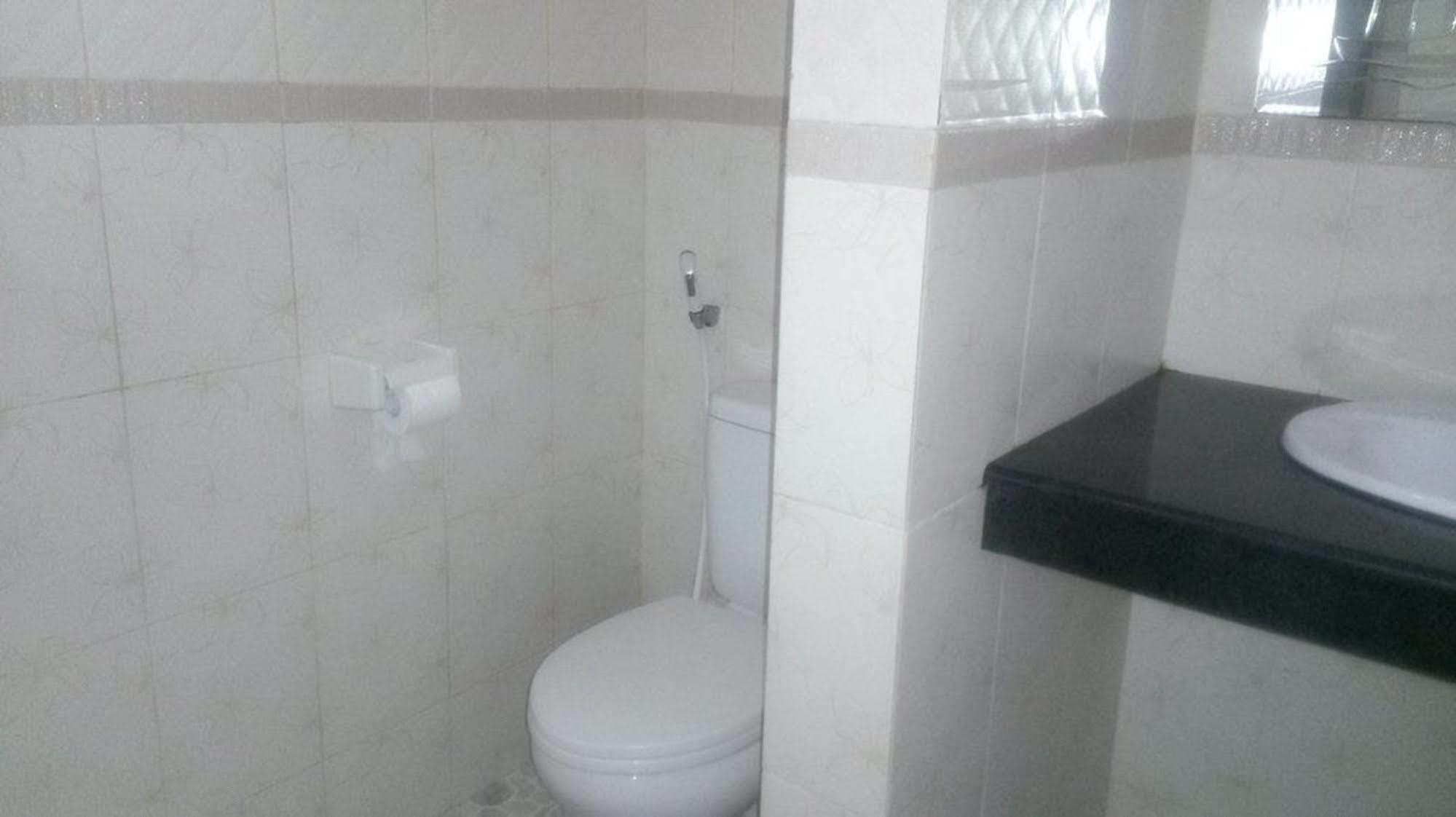 Waringin Homestay Kuta Lombok Eksteriør billede